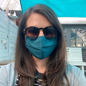 Meet your Posher, Laura